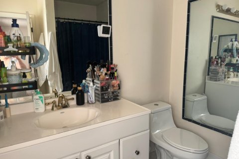 Купить виллу или дом в Майами, Флорида 4 спальни, № 2026973 - фото 8