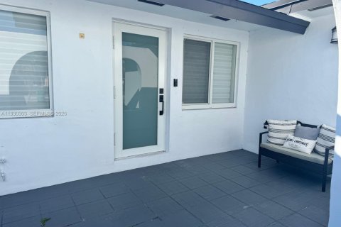 Купить виллу или дом в Майами, Флорида 4 спальни, № 2026973 - фото 2