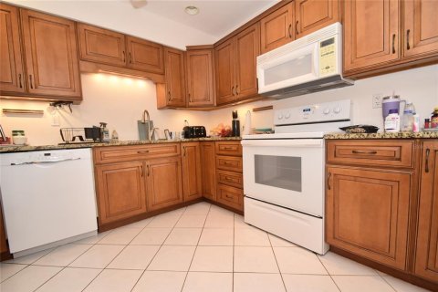 Condominio en alquiler en Sarasota, Florida, 2 dormitorios, 122.63 m2 № 1639853 - foto 5