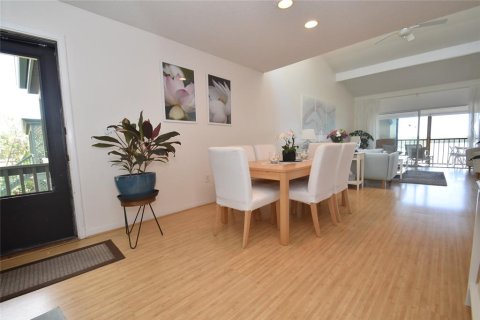 Condominio en alquiler en Sarasota, Florida, 2 dormitorios, 122.63 m2 № 1639853 - foto 2