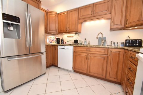 Condominio en alquiler en Sarasota, Florida, 2 dormitorios, 122.63 m2 № 1639853 - foto 6