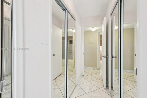 Copropriété à vendre à Hallandale Beach, Floride: 2 chambres, 101.45 m2 № 2006140 - photo 28
