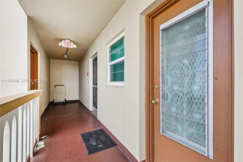 Copropriété à vendre à Hallandale Beach, Floride: 2 chambres, 101.45 m2 № 2006140 - photo 6
