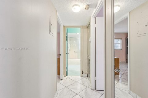 Copropriété à vendre à Hallandale Beach, Floride: 2 chambres, 101.45 m2 № 2006140 - photo 21