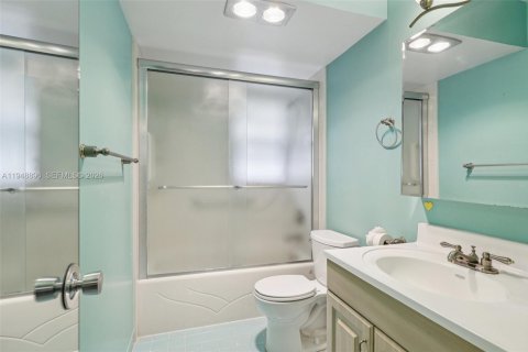 Copropriété à vendre à Hallandale Beach, Floride: 2 chambres, 101.45 m2 № 2006140 - photo 27