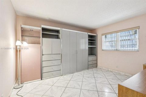 Copropriété à vendre à Hallandale Beach, Floride: 2 chambres, 101.45 m2 № 2006140 - photo 22