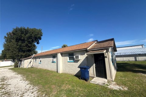 Immobilier commercial à vendre à Tampa, Floride: 3 chambres, 132.48 m2 № 2415098 - photo 3