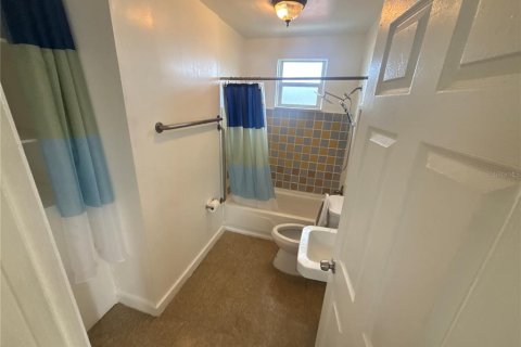 Immobilier commercial à vendre à Tampa, Floride: 3 chambres, 132.48 m2 № 2415098 - photo 9
