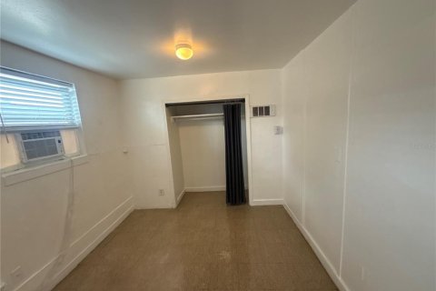 Immobilier commercial à vendre à Tampa, Floride: 3 chambres, 132.48 m2 № 2415098 - photo 8