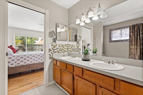 Casa en venta en Orlando, Florida, 4 dormitorios, 195.56 m2 № 1899523 - foto 16