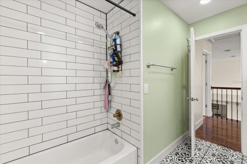 Casa en venta en Orlando, Florida, 4 dormitorios, 195.56 m2 № 1899523 - foto 24