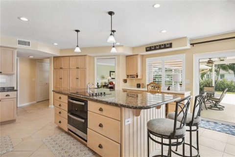House in Saint Petersburg, Florida 5 bedrooms, 323.49 sq.m. № 1556562 - photo 15
