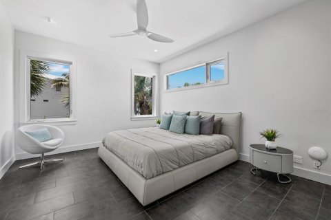 House in Sarasota, Florida 3 bedrooms, 271.46 sq.m. № 2232491 - photo 28