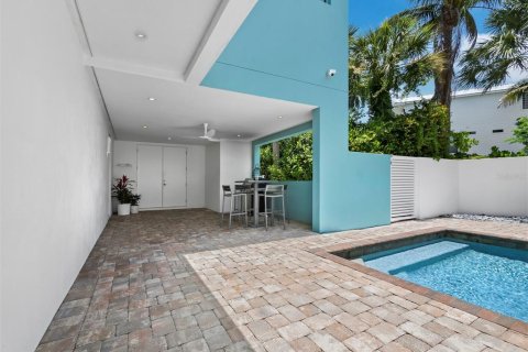 House in Sarasota, Florida 3 bedrooms, 271.46 sq.m. № 2232491 - photo 7