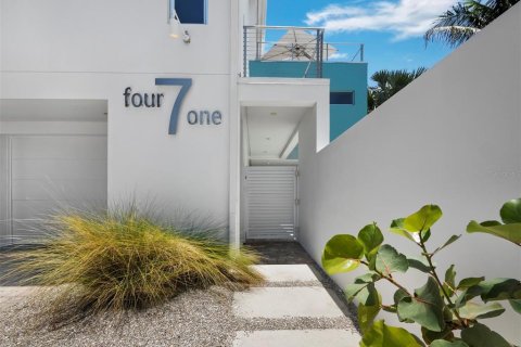 House in Sarasota, Florida 3 bedrooms, 271.46 sq.m. № 2232491 - photo 6