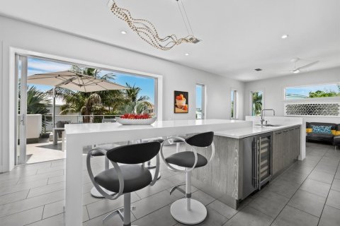 House in Sarasota, Florida 3 bedrooms, 271.46 sq.m. № 2232491 - photo 18