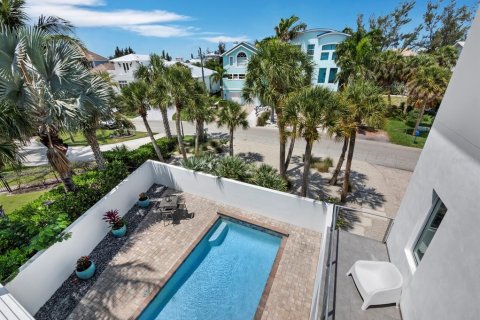 House in Sarasota, Florida 3 bedrooms, 271.46 sq.m. № 2232491 - photo 16