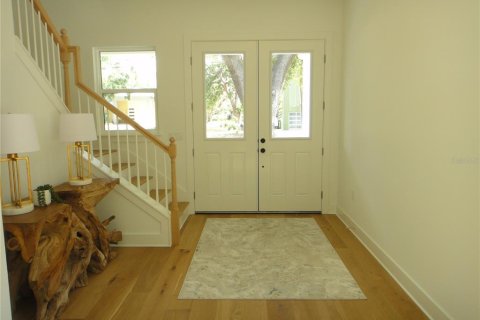 House in Tampa, Florida 4 bedrooms, 305.56 sq.m. № 2099741 - photo 7