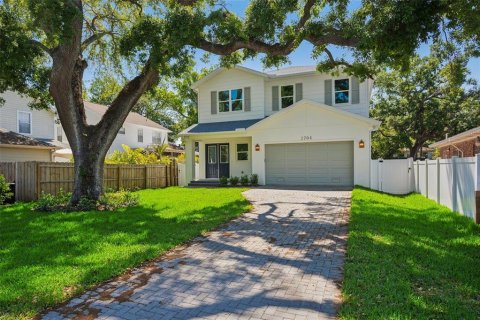 House in Tampa, Florida 4 bedrooms, 305.56 sq.m. № 2099741 - photo 3