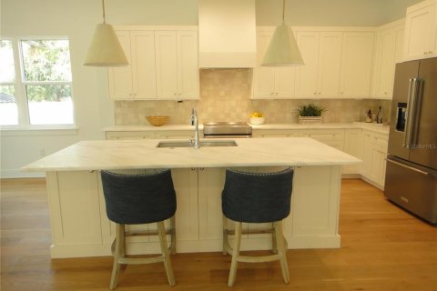 House in Tampa, Florida 4 bedrooms, 305.56 sq.m. № 2099741 - photo 8