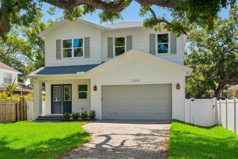 House in Tampa, Florida 4 bedrooms, 305.56 sq.m. № 2099741 - photo 4