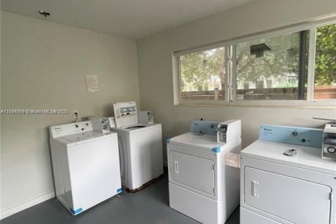 Apartamento en alquiler en Miami Beach, Florida, 1 dormitorio, 63.17 m2 № 1948772 - foto 7