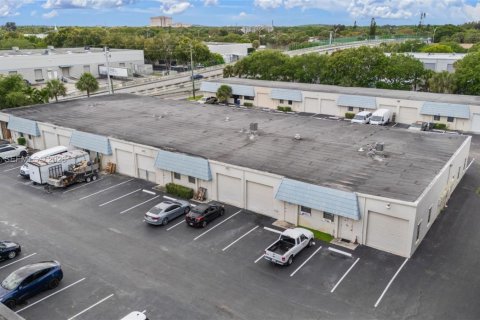 Immobilier commercial à vendre à West Palm Beach, Floride № 2416168 - photo 5