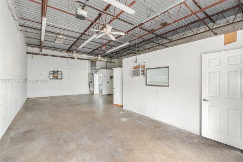 Immobilier commercial à vendre à West Palm Beach, Floride № 2416168 - photo 8