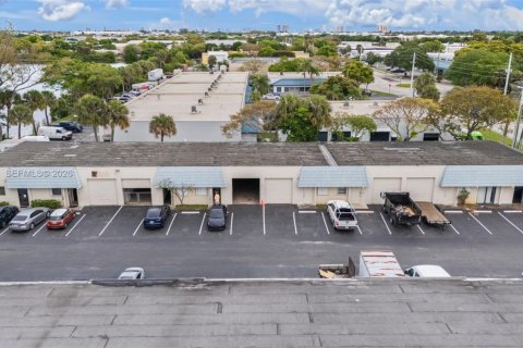 Immobilier commercial à vendre à West Palm Beach, Floride № 2416168 - photo 4