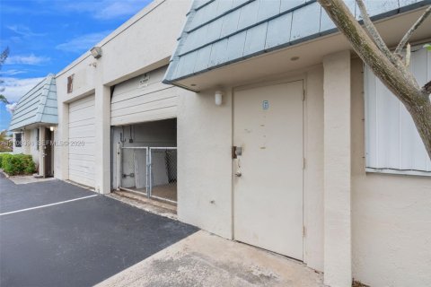 Immobilier commercial à vendre à West Palm Beach, Floride № 2416168 - photo 6
