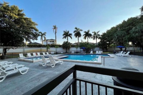 Copropriété à vendre à Doral, Floride: 1 chambre, 65.96 m2 № 1985457 - photo 1
