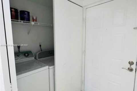 Copropriété à vendre à Doral, Floride: 1 chambre, 65.96 m2 № 1985457 - photo 3