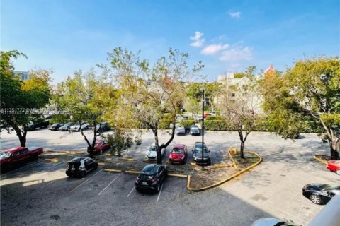 Copropriété à vendre à Doral, Floride: 1 chambre, 65.96 m2 № 1985457 - photo 9