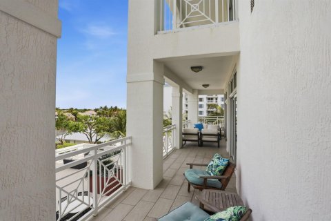 Condo in Highland Beach, Florida, 2 bedrooms  № 2189253 - photo 22
