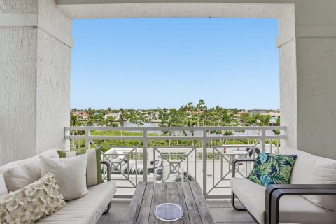 Condo in Highland Beach, Florida, 2 bedrooms  № 2189253 - photo 19