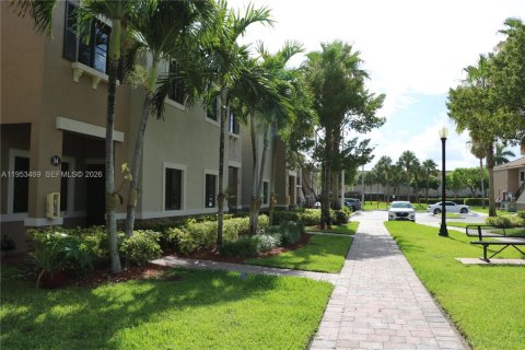 Adosado en alquiler en Cutler Bay, Florida, 3 dormitorios, 140.75 m2 № 2054734 - foto 2