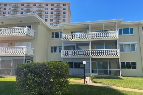 Condo in Hallandale Beach, Florida, 1 bedroom № 2145947
