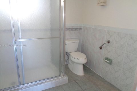 Condo in Hallandale Beach, Florida, 1 bedroom № 2145947 - photo 22