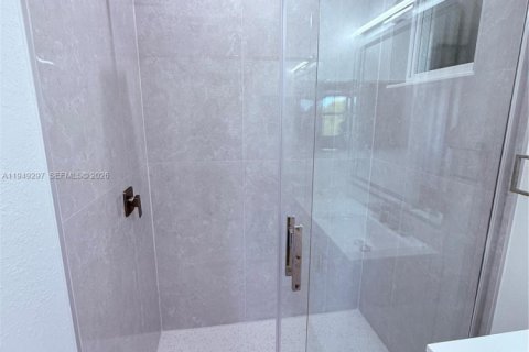 Снять в аренду кондоминиум в Дорал, Флорида 3 спальни, 128.67м2, № 2005136 - фото 21