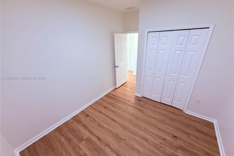 Снять в аренду кондоминиум в Дорал, Флорида 3 спальни, 128.67м2, № 2005136 - фото 15