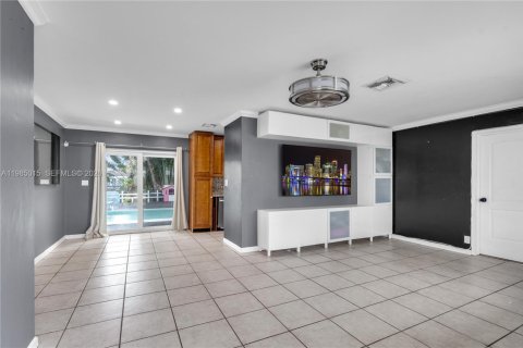 House in Davie, Florida 3 bedrooms, 111.85 sq.m. № 2049688 - photo 5