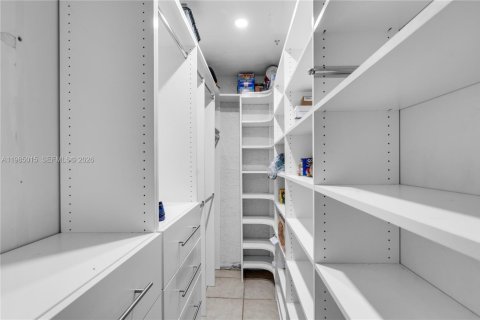 House in Davie, Florida 3 bedrooms, 111.85 sq.m. № 2049688 - photo 17