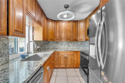 House in Davie, Florida 3 bedrooms, 111.85 sq.m. № 2049688 - photo 8