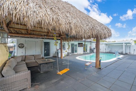 House in Davie, Florida 3 bedrooms, 111.85 sq.m. № 2049688 - photo 28