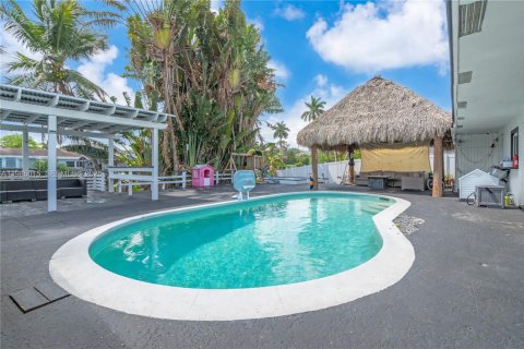 House in Davie, Florida 3 bedrooms, 111.85 sq.m. № 2049688 - photo 23