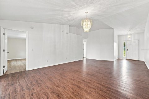 Купить виллу или дом в Лейк-Уэльс, Флорида 9 комнат, 152.45м2, № 2314315 - фото 16