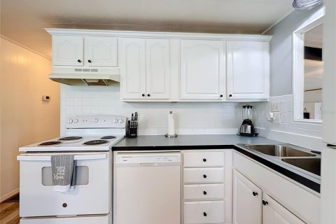 Casa en venta en Tavares, Florida, 3 dormitorios, 142.7 m2 № 2197596 - foto 6