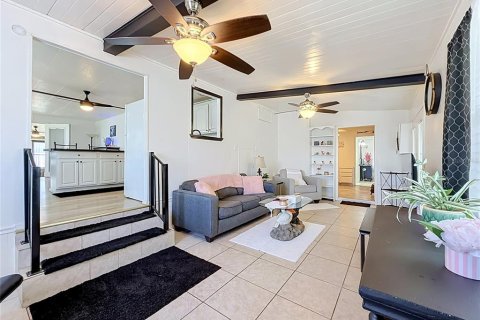 Casa en venta en Tavares, Florida, 3 dormitorios, 142.7 m2 № 2197596 - foto 14