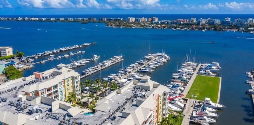 Condo à Lantana, Floride, 3 chambres  № 2084426