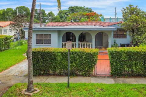 House in West Miami, Florida 3 bedrooms, 164.16 sq.m. № 1783919 - photo 26